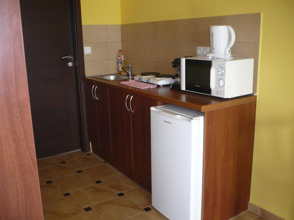 Adrienn Apartman Sarvar Ngoại thất bức ảnh