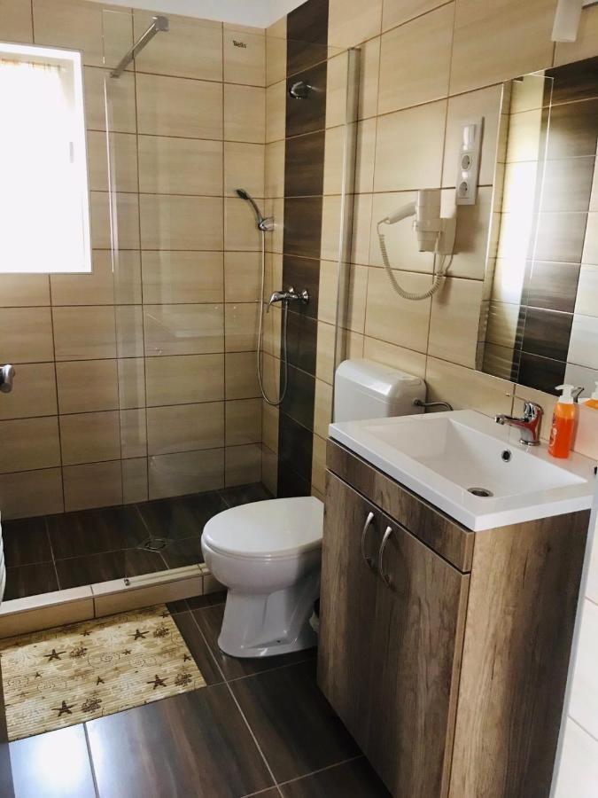 Adrienn Apartman Sarvar Ngoại thất bức ảnh